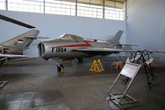 Mikoyan Gurevich MiG-19S F-1904