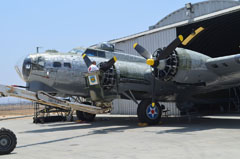 44-06393/Y-1 Boeing B-17G Flying Fortress